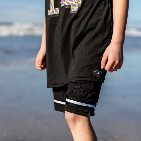 VARSITY SHORT - Black