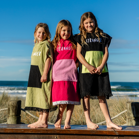 PONCHO TOWEL - Black Lime