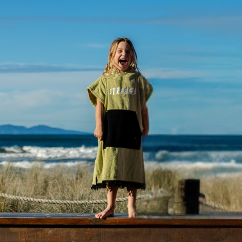 PONCHO TOWEL - Pear Green Black